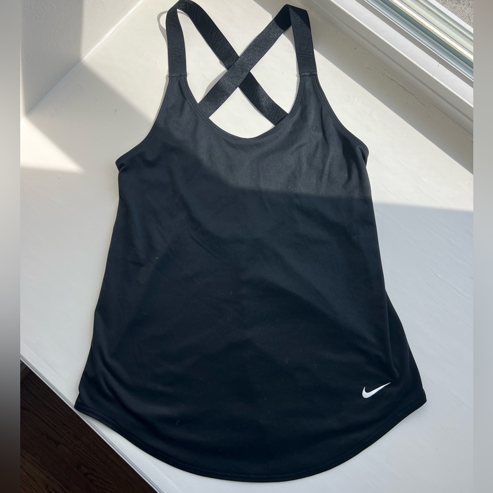 Women’s Nike DriFit Workout Top! (Size: XS)